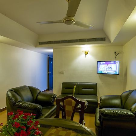 Golf View Hotels & Suites Nedumbassery Exterior foto