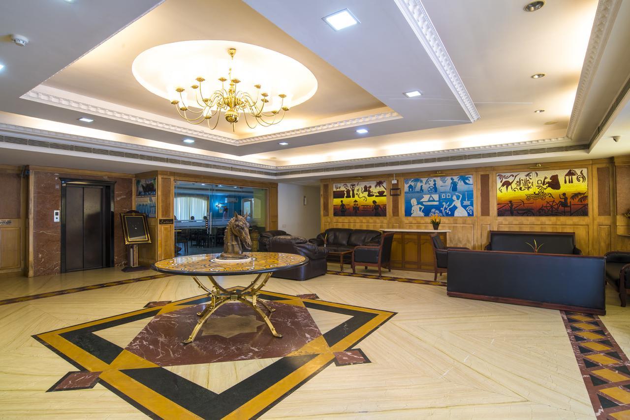 Golf View Hotels & Suites Nedumbassery Exterior foto