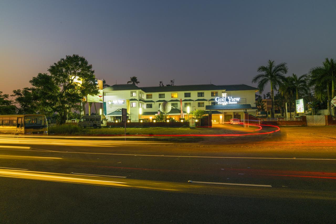 Golf View Hotels & Suites Nedumbassery Exterior foto