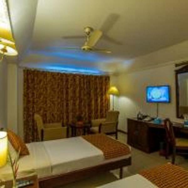 Golf View Hotels & Suites Nedumbassery Exterior foto